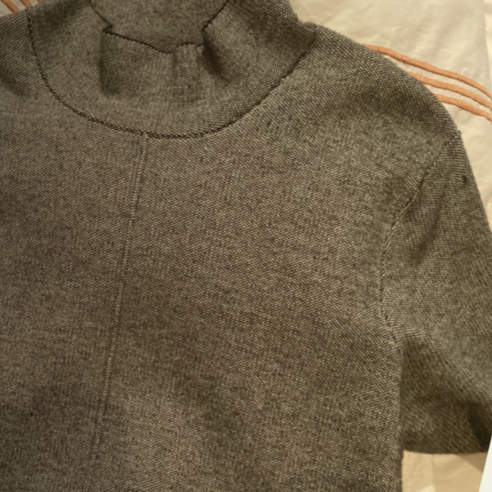 Short sleeve mock neck sweater